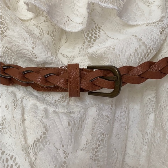 Belted Lace Dress - Picture 3 of 3